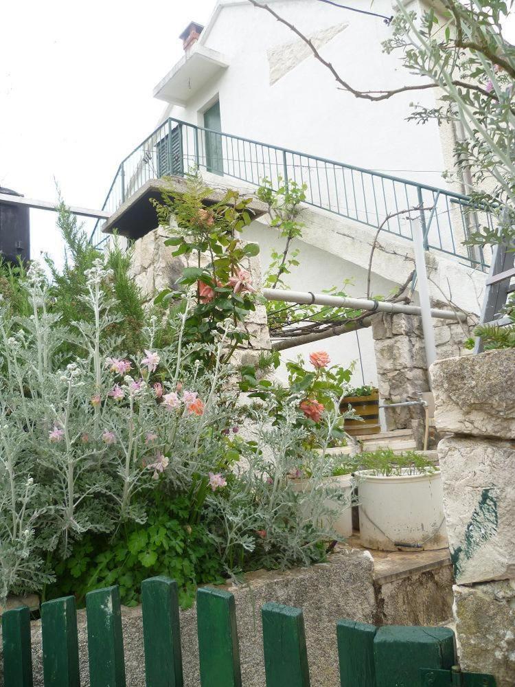 Seaview Holiday Apartments Slatine Exterior photo