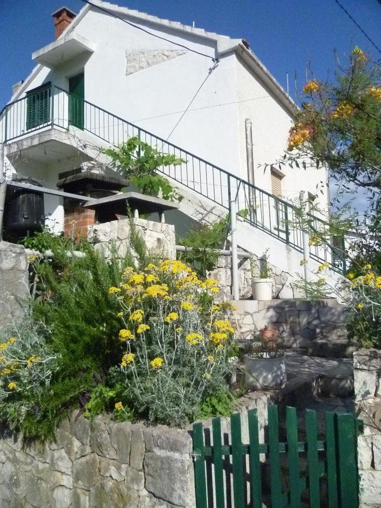 Seaview Holiday Apartments Slatine Exterior photo